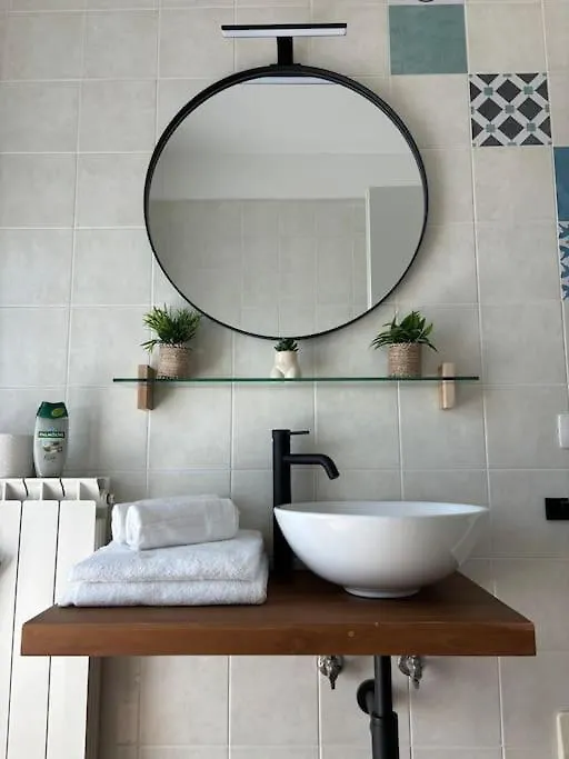 Green Nest - 2 Camere 2 Bagni Parcheggio Gratuito ヴェローナ